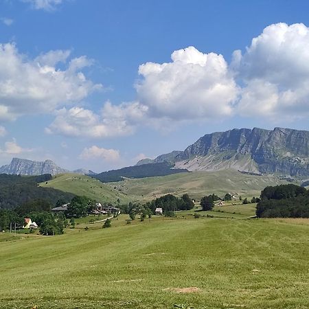 Cemerno Cottage Gacko Esterno foto