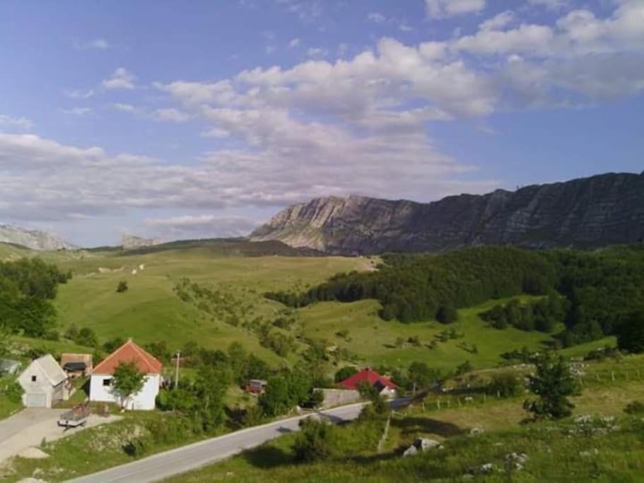 Cemerno Cottage Gacko Esterno foto