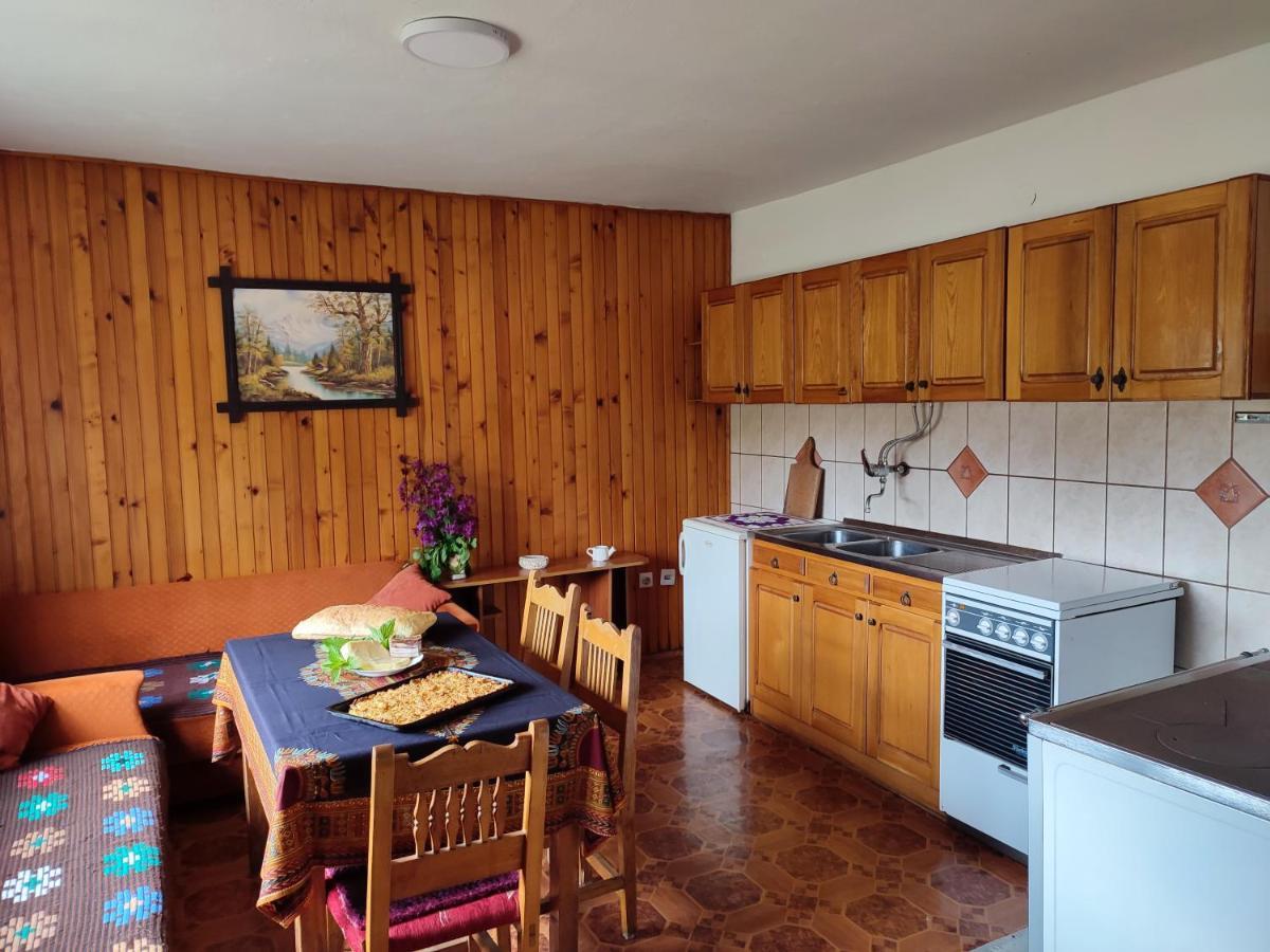Cemerno Cottage Gacko Esterno foto