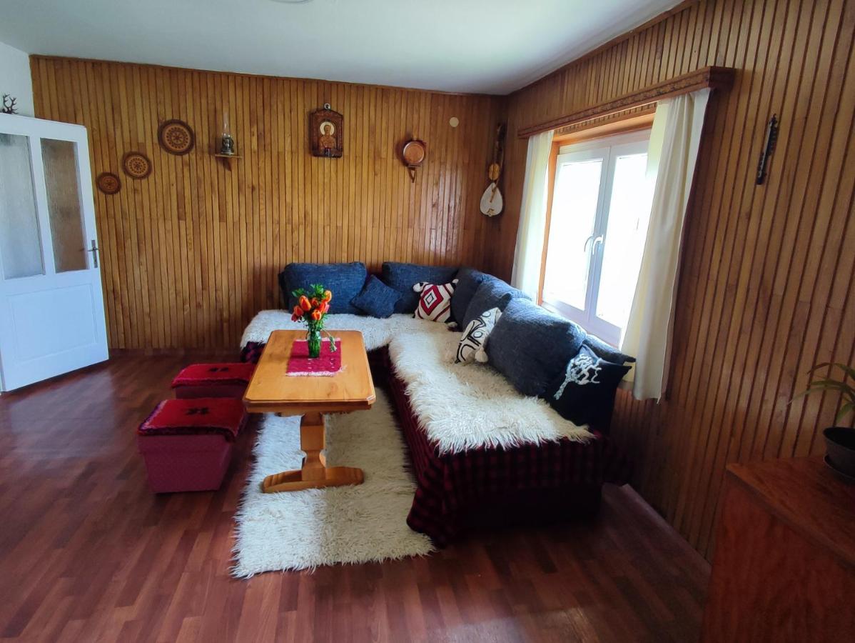 Cemerno Cottage Gacko Esterno foto